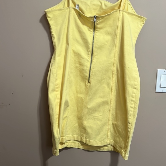 Yellow jean style dress size XL. - Picture 2 of 3